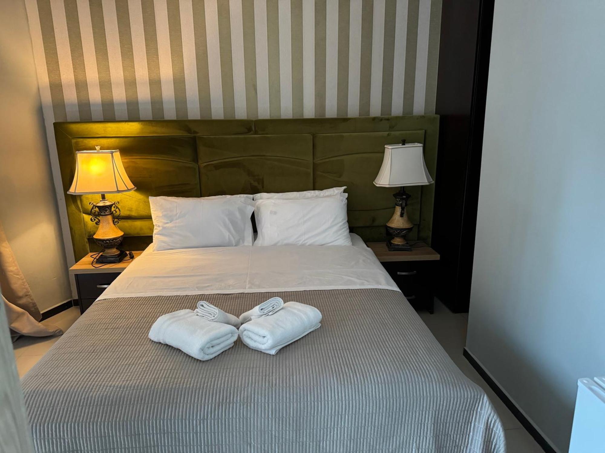 Hotel Royal Saranda Екстериор снимка