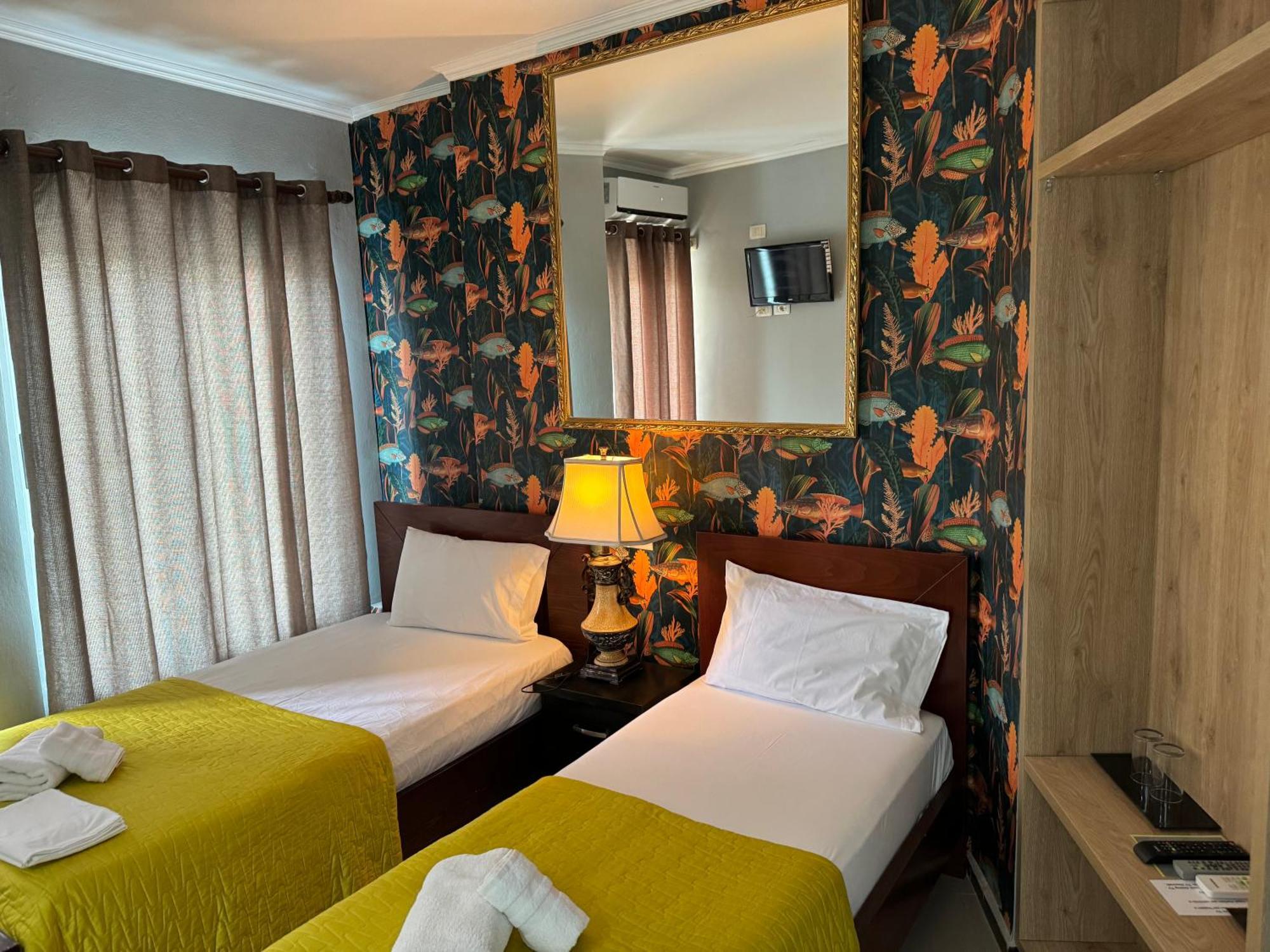 Hotel Royal Saranda Екстериор снимка