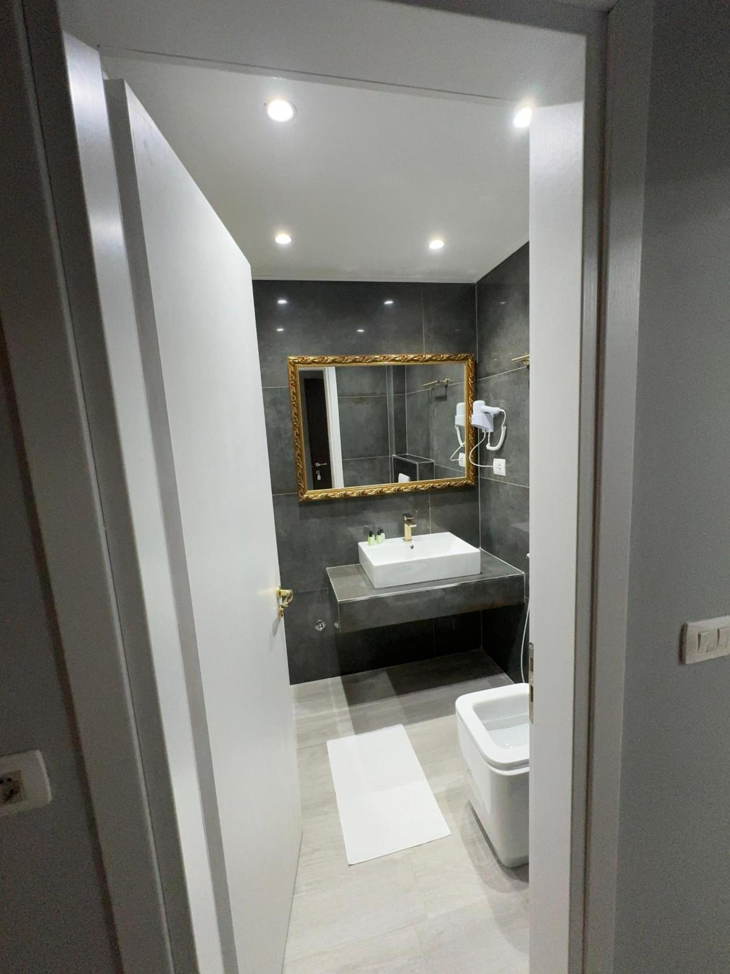 Hotel Royal Saranda Екстериор снимка
